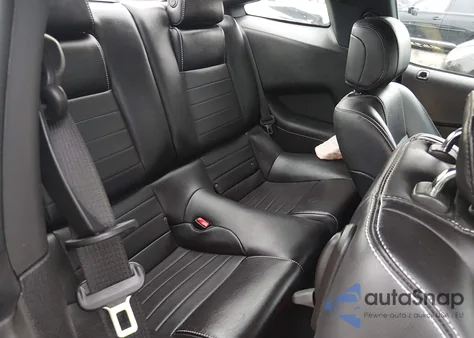 2013 Ford Mustang V6 Premium z USA, uszkodzony, nr VIN 1ZVBP8AM9D5258544